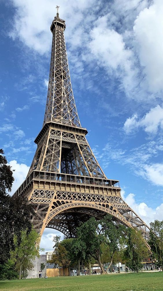 eiffel tower